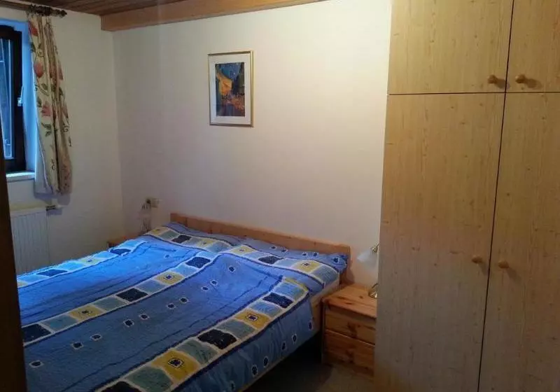 Fichtenblockhütte