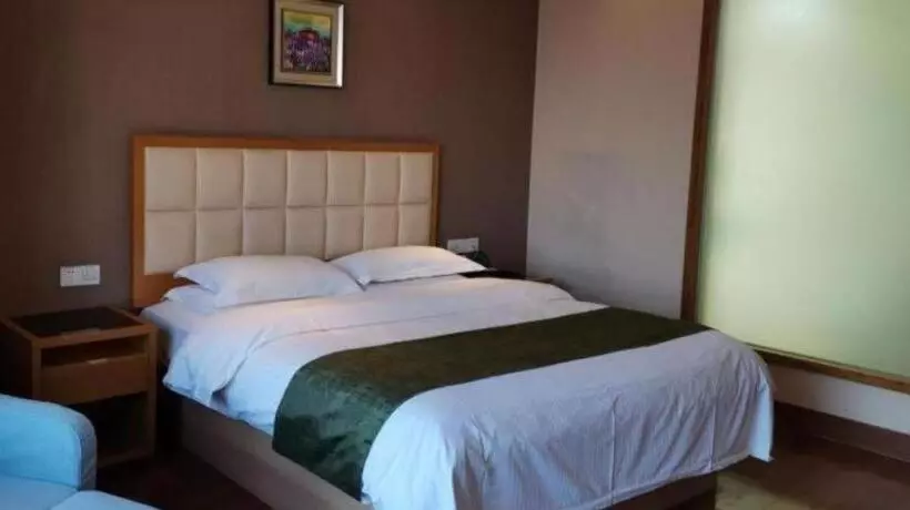 Fotos del hotel Greentree Inn Shandong Taian Feicheng Xincheng Road Business:  25