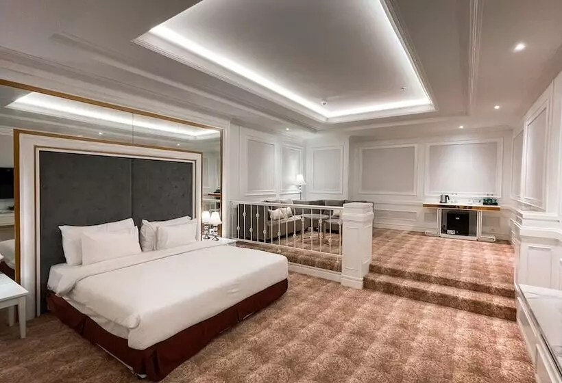 Fotos del hotel The Grantage  & Sky Lounge:  2