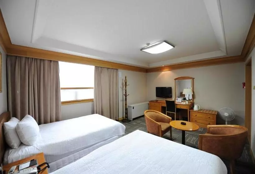 Fotos del hotel Savoy:  15