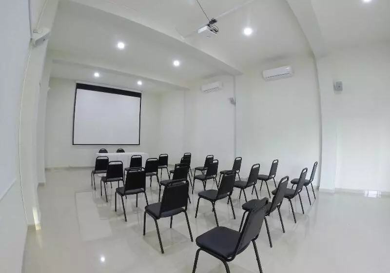 Fotos del hotel Maioris La Paz:  15