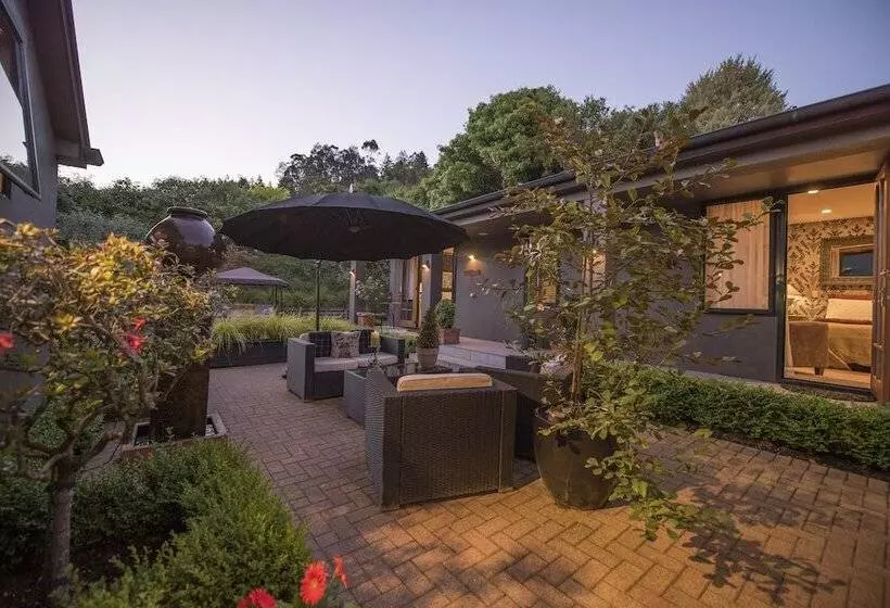 Fotos del hotel The Flying Trout Boutique Lodge:  8