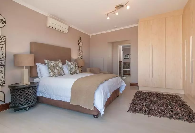 Fotos del hotel Whale Away Guest House:  11