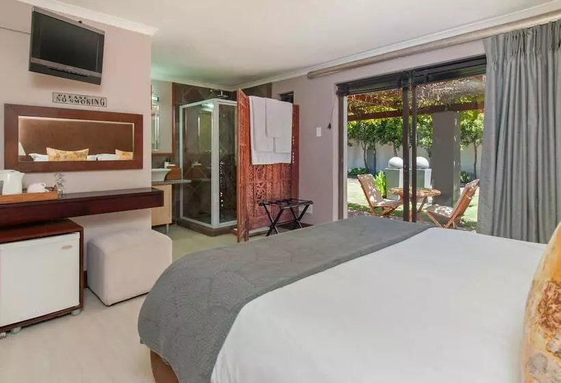 Fotos del hotel Whale Away Guest House:  23