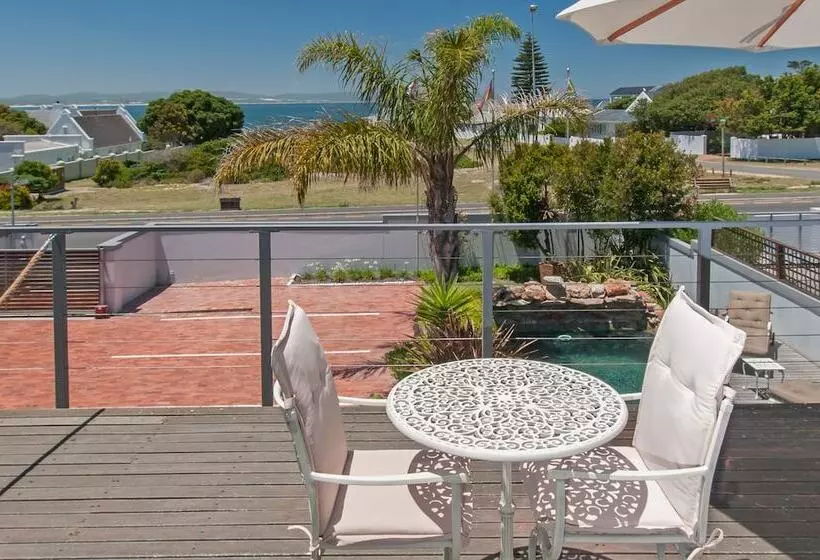 Fotos del hotel Whale Away Guest House:  4