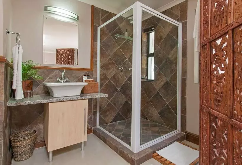 Fotos del hotel Whale Away Guest House:  6
