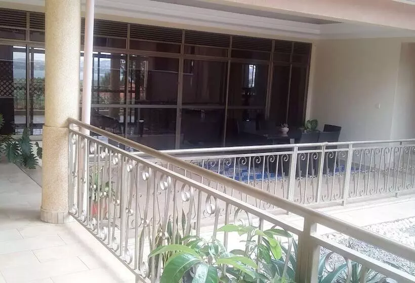 Fotos del hotel Lake Breeze House:  2