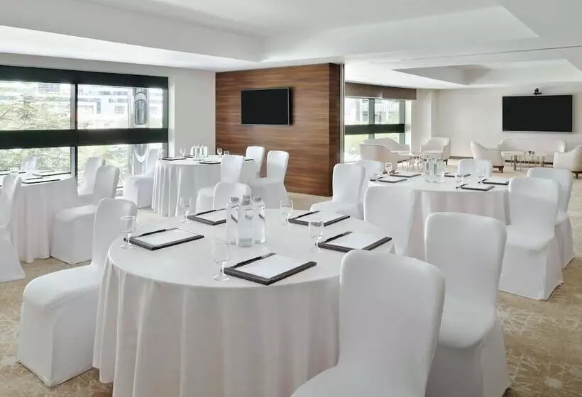 Fotos del hotel Mövenpick  Apartments Downtown Dubai:  93