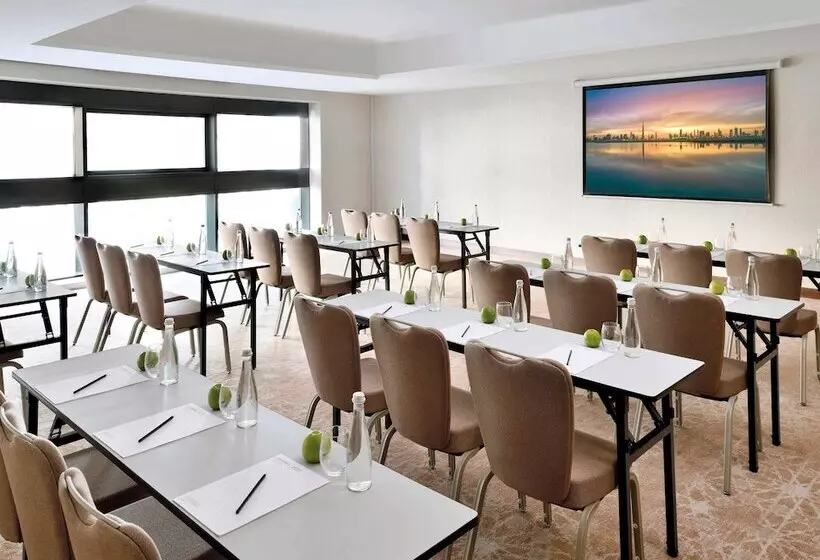 Fotos del hotel Mövenpick  Apartments Downtown Dubai:  95