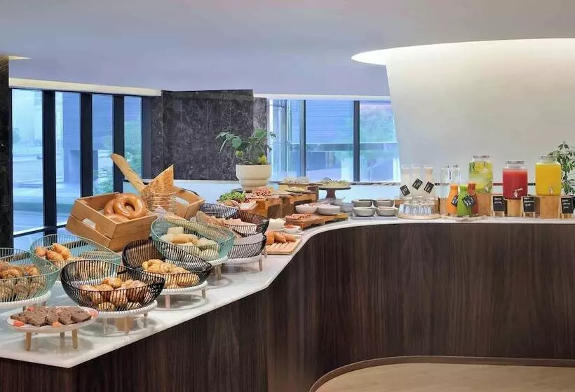 Fotos del hotel Mövenpick  Apartments Downtown Dubai:  100