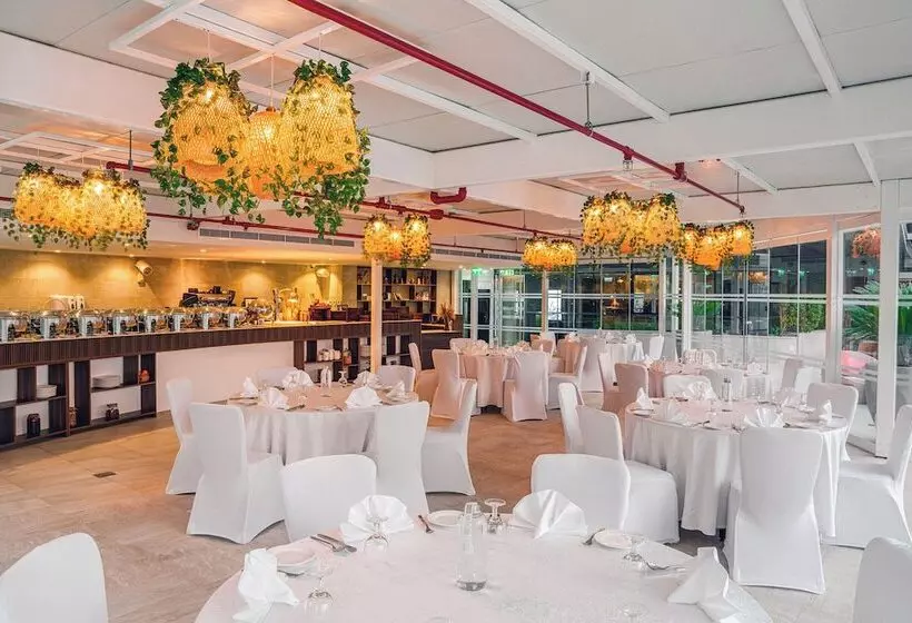 Fotos del hotel Mövenpick  Apartments Downtown Dubai:  112