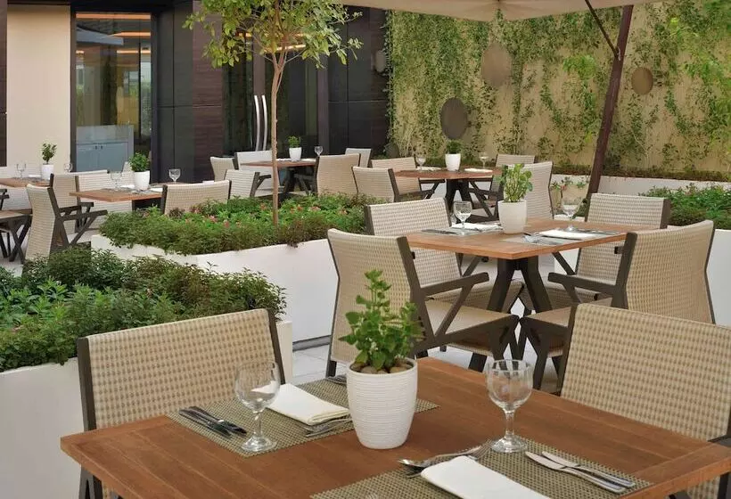 Fotos del hotel Mövenpick  Tahlia Jeddah:  5
