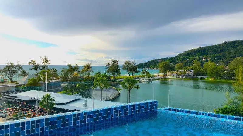 Phoenix  Karon Beach