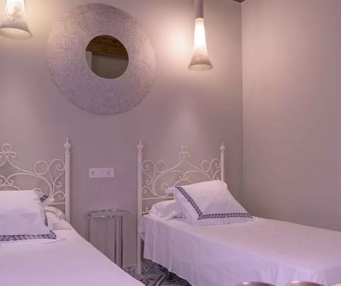 Fotos del hotel Alojamiento Con Encanto La Luna En El Alba:  16