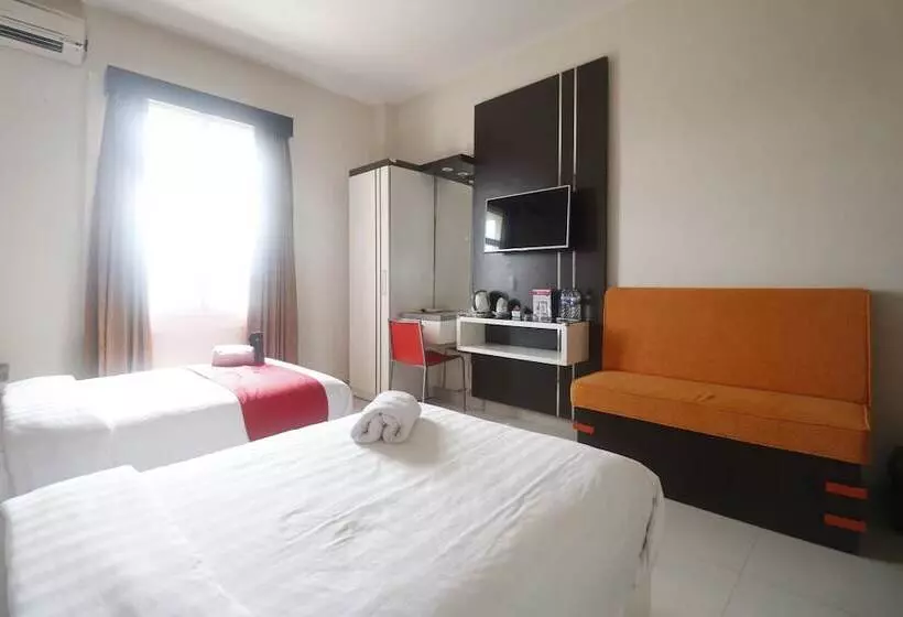Fotos del hotel Reddoorz Plus Near Universitas Negeri Makassar:  15