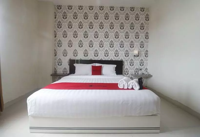 Fotos del hotel Reddoorz Plus Near Universitas Negeri Makassar:  23