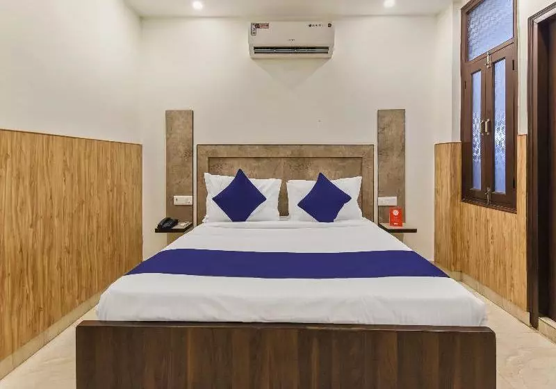 Silverkey Executive Stays 19389 Divine Inn