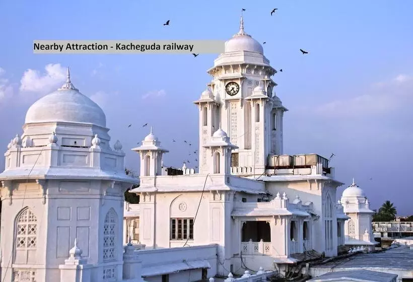 Oyo 14669 Mayur S Residency