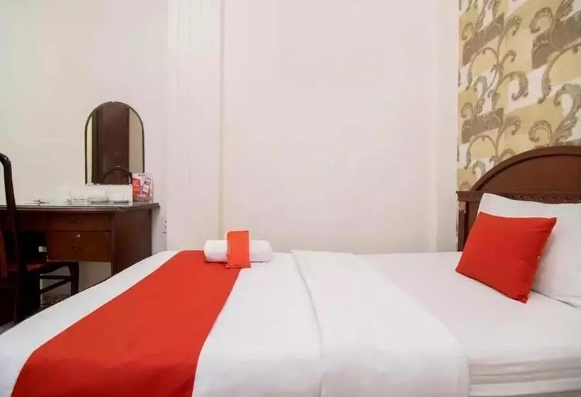 Fotos del hotel Reddoorz Plus Near Nowzone Plaza:  11