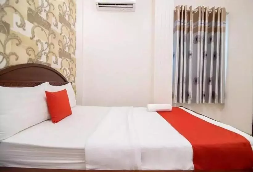Fotos del hotel Reddoorz Plus Near Nowzone Plaza:  8