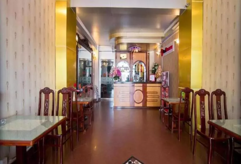 Fotos del hotel Reddoorz Plus Near Nowzone Plaza:  23