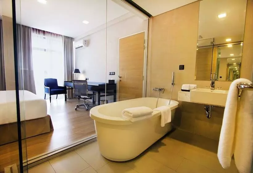 Fotos del hotel The Straits  & Suites:  14