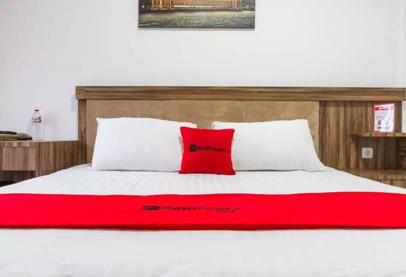 Fotos del hotel Reddoorz Plus Near Sukajadi 2:  15
