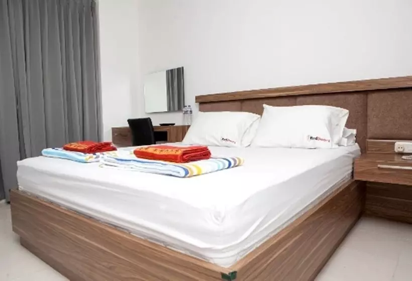Fotos del hotel Reddoorz Plus Near Sukajadi 2:  17