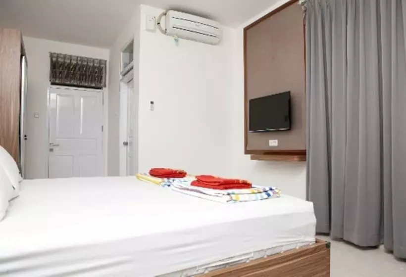 Fotos del hotel Reddoorz Plus Near Sukajadi 2:  20