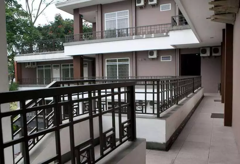 Fotos del hotel Reddoorz Plus Near Sukajadi 2:  22