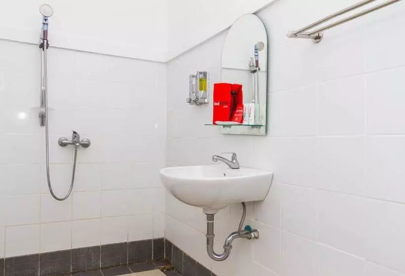 Fotos del hotel Reddoorz Plus Near Sukajadi 2:  12