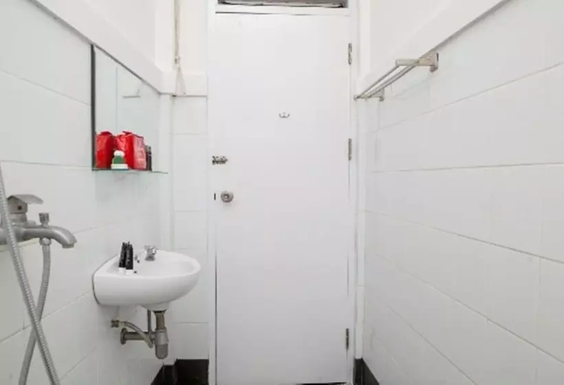 Fotos del hotel Reddoorz Plus Near Sukajadi 2:  14