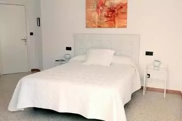 Hostal Lara - Llanca