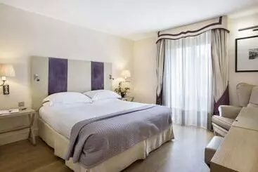 Castille Paris – Starhotels Collezione - París