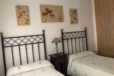 Hostal Restaurante Fogón De Gredos - Guisando