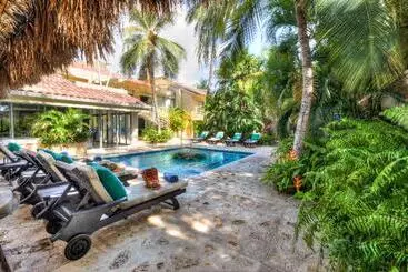 Santorini Express Y Cabañas - Santa Marta