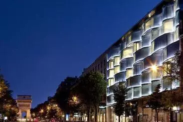 Renaissance Paris Arc De Triomphe - París