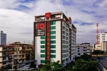 R9 Bangkok - Bangkok