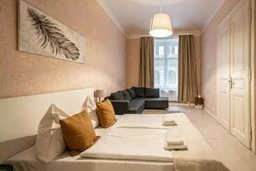 Rose Ruterra Suite - براغ