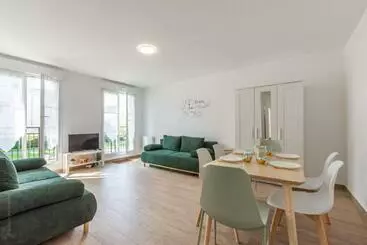 Big Ben Near Disneyland Paris   Fairytale Factory - Bussy Saint Georges