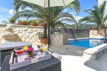 Villa Capitis In The Center  Luxury Apartment With Swimming Pool - Hvar