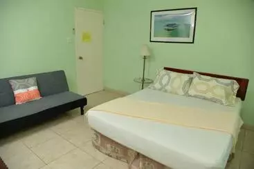 Castlevue B&b - Montego Bay