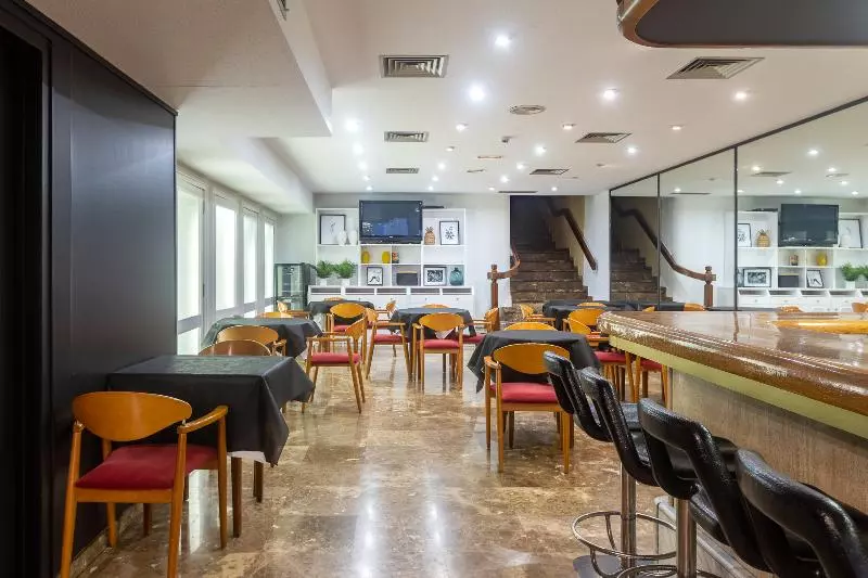 Fotos del hotel Leuka:  4