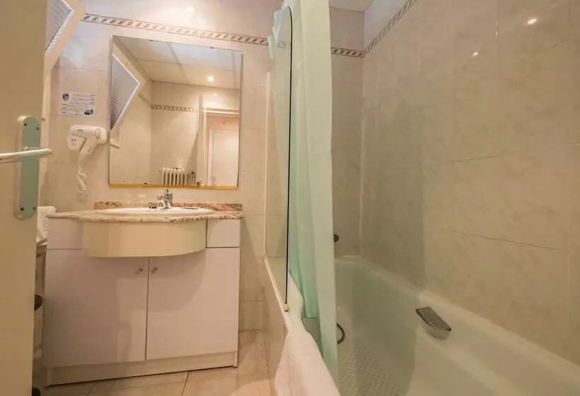 Fotos del hotel Checkin Garbí:  7