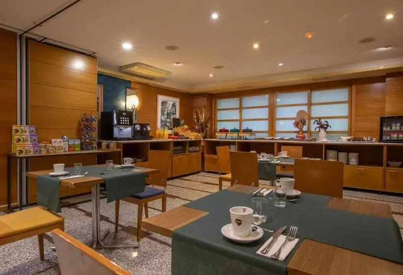 Fotos del hotel Sercotel Corona De Castilla:  11