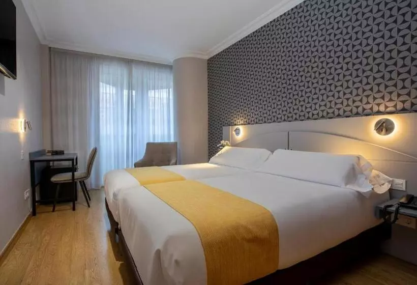 Fotos del hotel Sercotel Corona De Castilla:  18