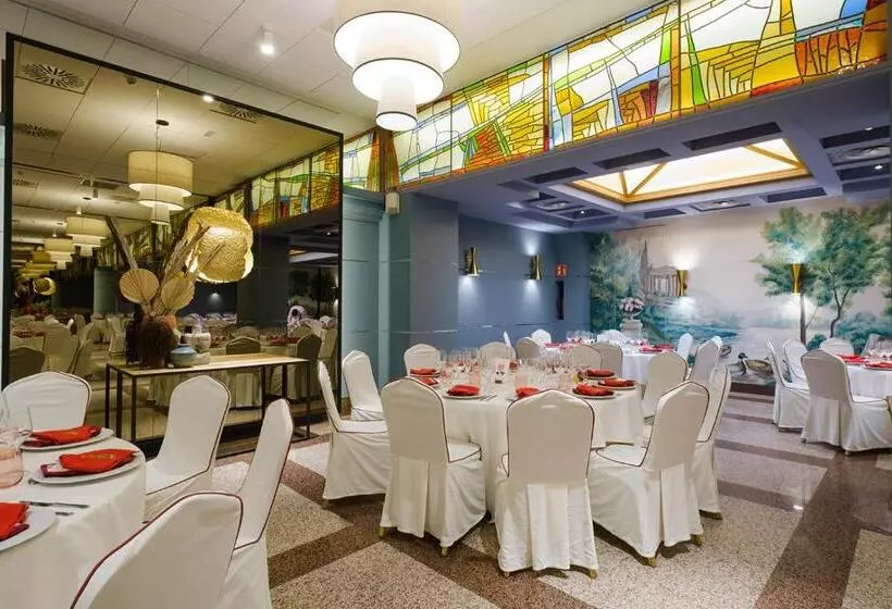 Fotos del hotel Sercotel Corona De Castilla:  4