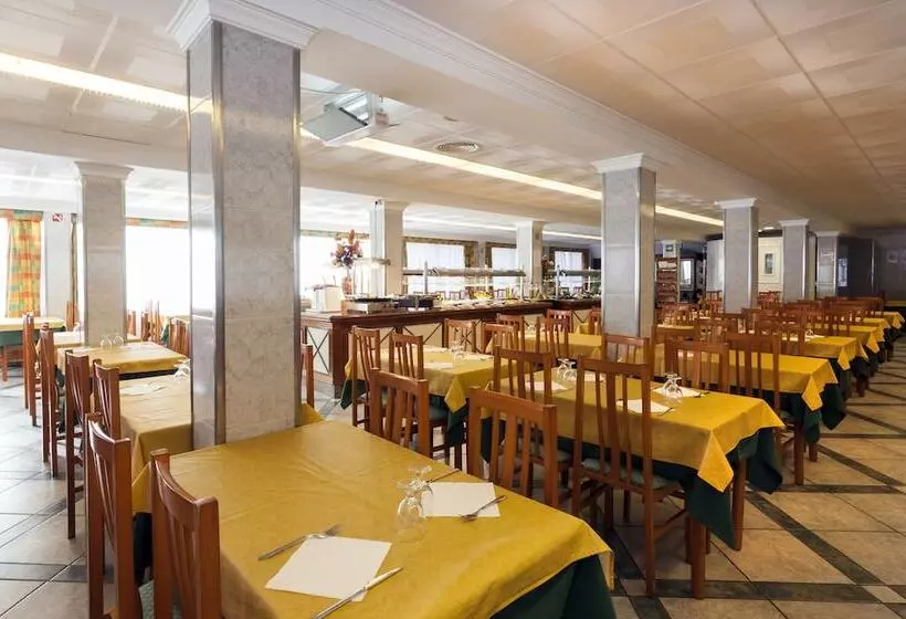 Fotos del hotel Riutort:  11