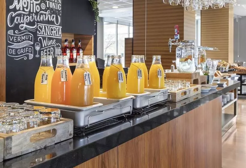 Fotos del hotel Madrid Chamartín Affiliated By Meliá:  49