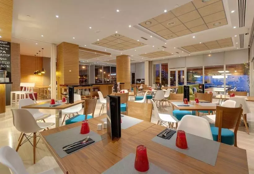 Fotos del hotel Madrid Chamartín Affiliated By Meliá:  43